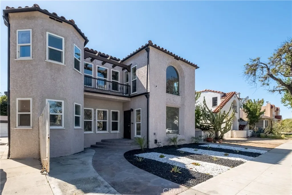 2533 Eucalyptus Avenue, Long Beach, California 90806, 8 Bedrooms Bedrooms, ,5 BathroomsBathrooms,Residential,For Sale,Eucalyptus,DW25170397