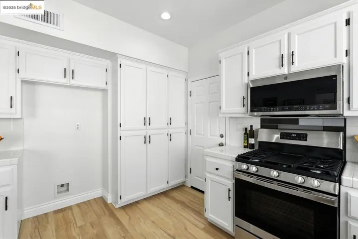 door to garage and pantry