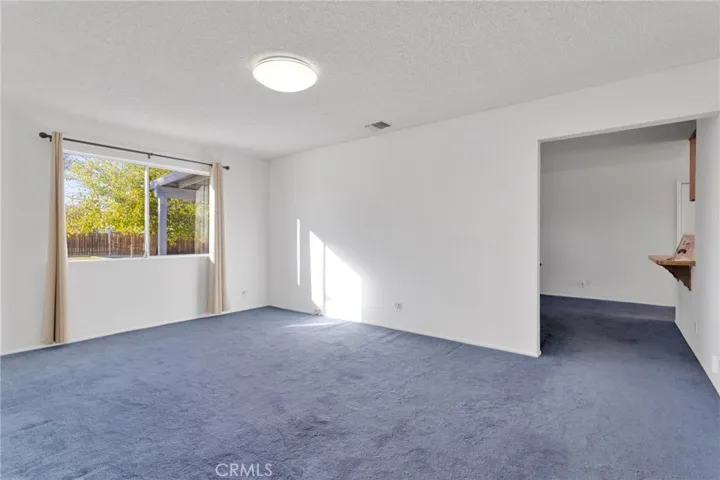 13252 Setancket Road, Apple Valley, California 92308
