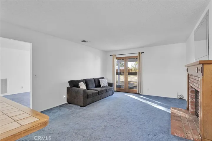13252 Setancket Road, Apple Valley, California 92308