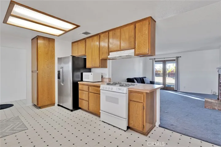 13252 Setancket Road, Apple Valley, California 92308