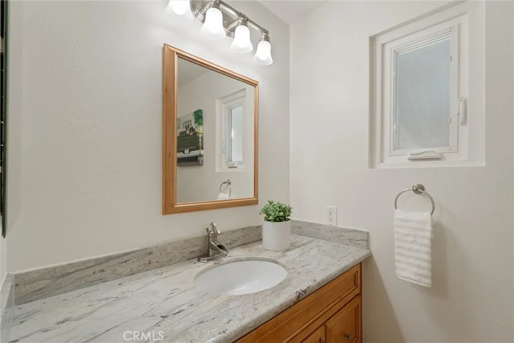 1112 Beryl Street 8, Redondo Beach, California 90277 home-pic-13