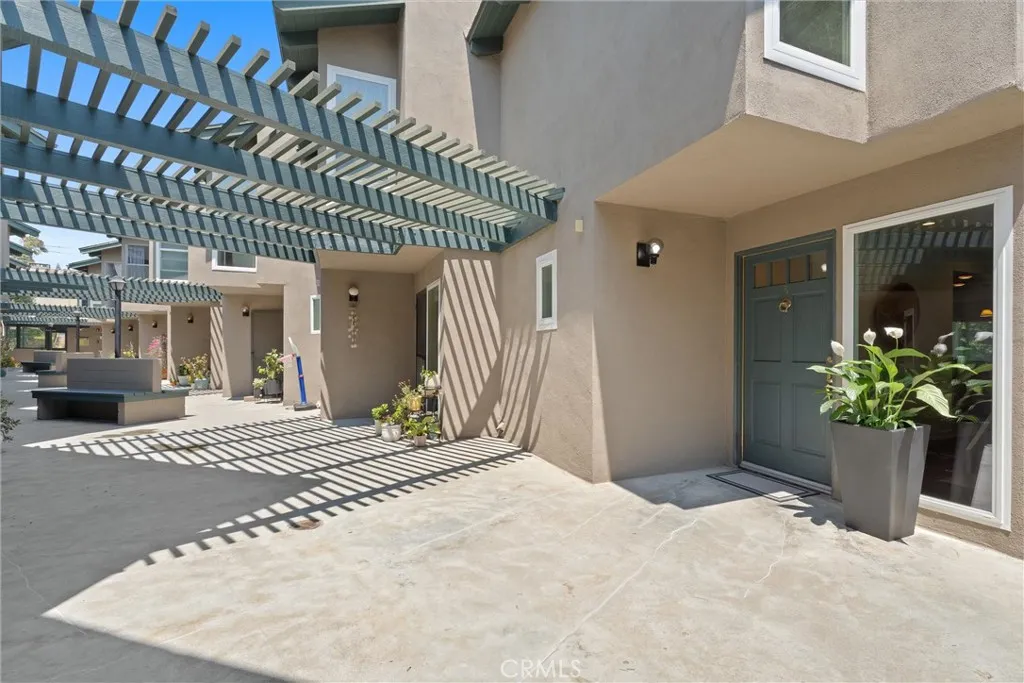 1112 Beryl Street 8, Redondo Beach, California 90277 home-pic-4