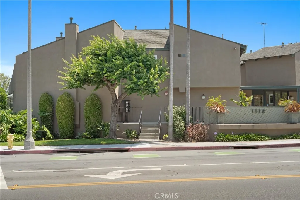 1112 Beryl Street 8, Redondo Beach, California 90277 home-pic-2