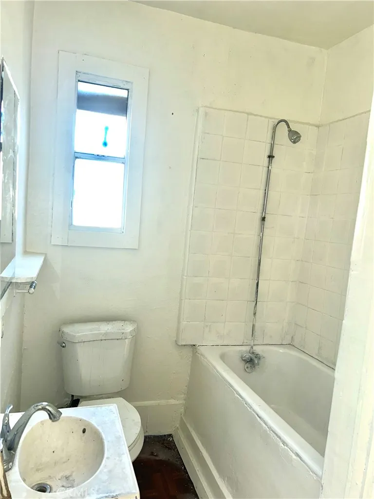 146 E 45th Street, Los Angeles, California 90011 home-pic-13