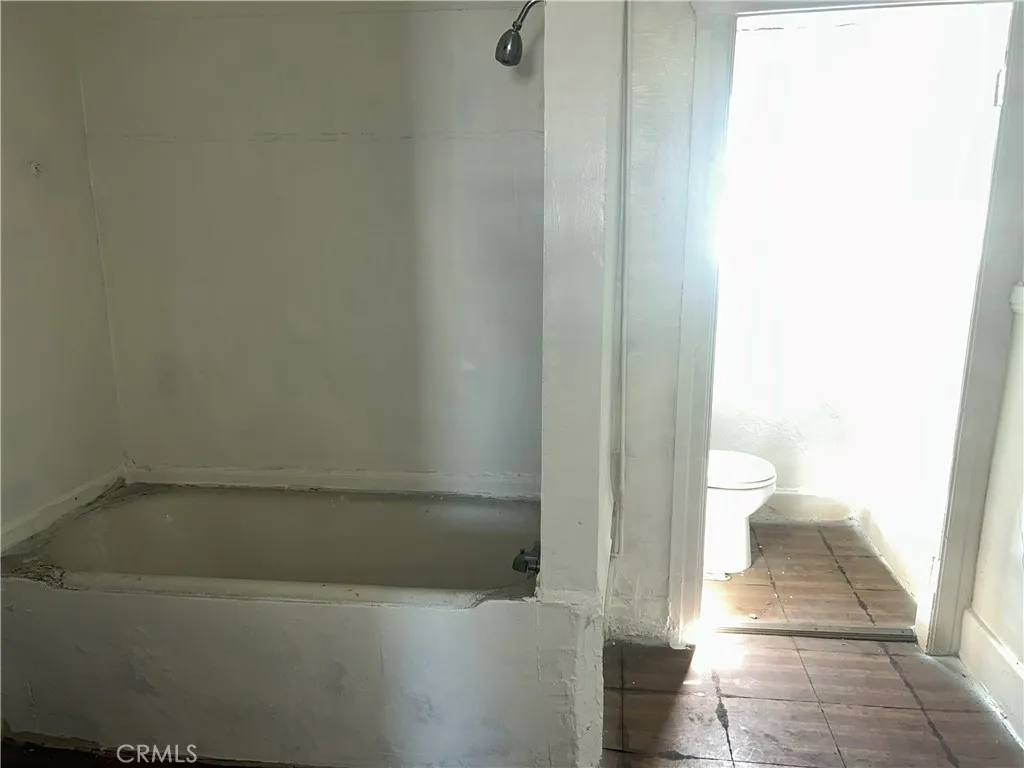 146 E 45th Street, Los Angeles, California 90011 home-pic-34