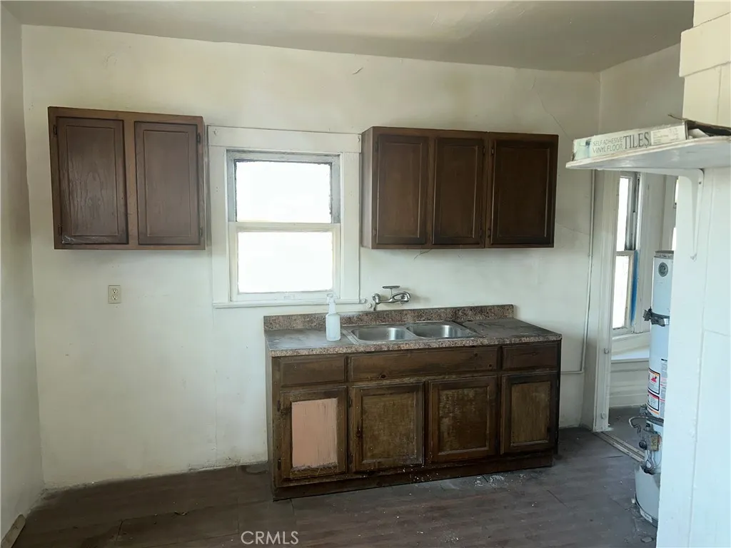 146 E 45th Street, Los Angeles, California 90011 home-pic-30