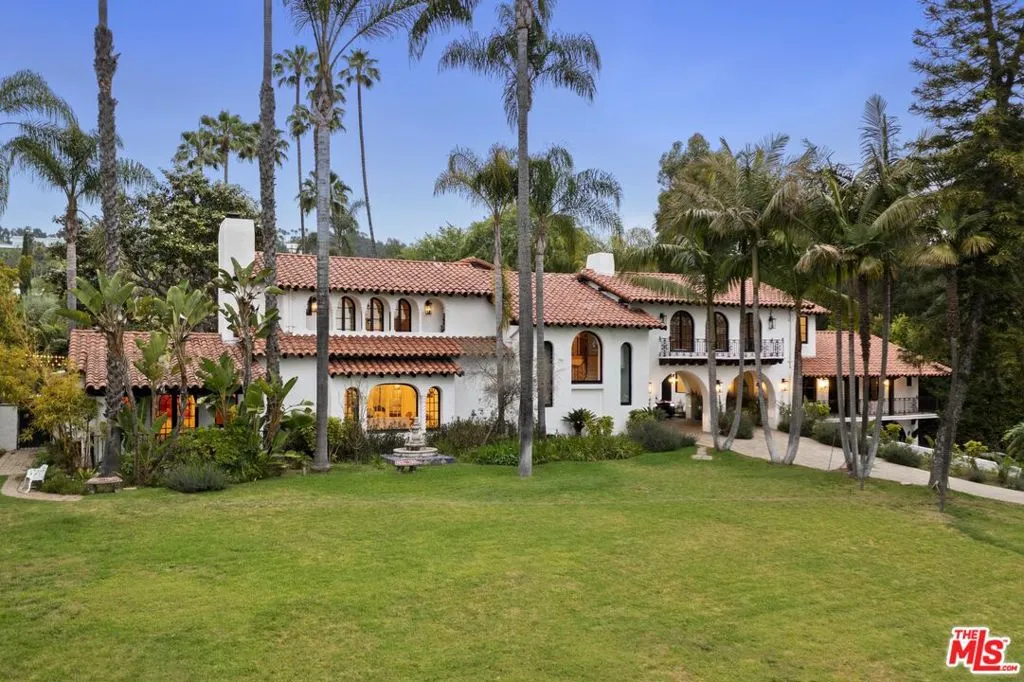 9451 Sunset Boulevard, Beverly Hills, California 90210, 9 Bedrooms Bedrooms, ,13 BathroomsBathrooms,Residential Lease,For Rent,Sunset,25578319