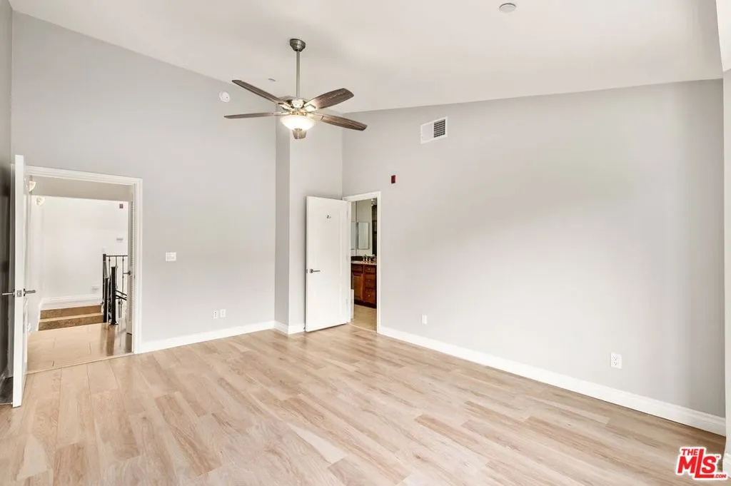 5241 Colodny Drive 103, Agoura Hills, California 91301 home-pic-21