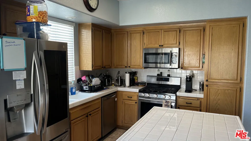 1751 W Avenue H5, Lancaster, California 93534 home-pic-32