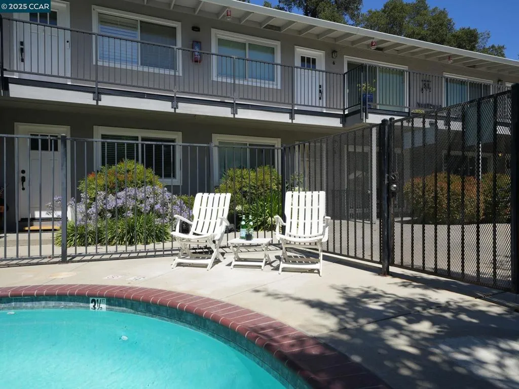 200 El Dorado Ave 17, Danville, California 94526 home-pic-17