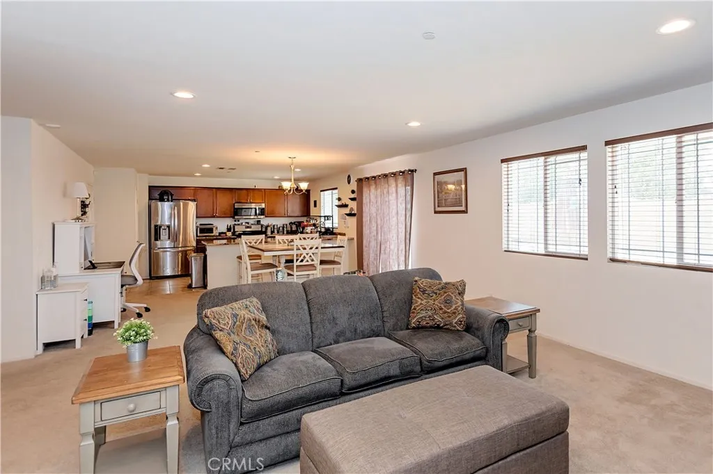 44267 Stadium Court, Lancaster, California 93535 home-pic-13