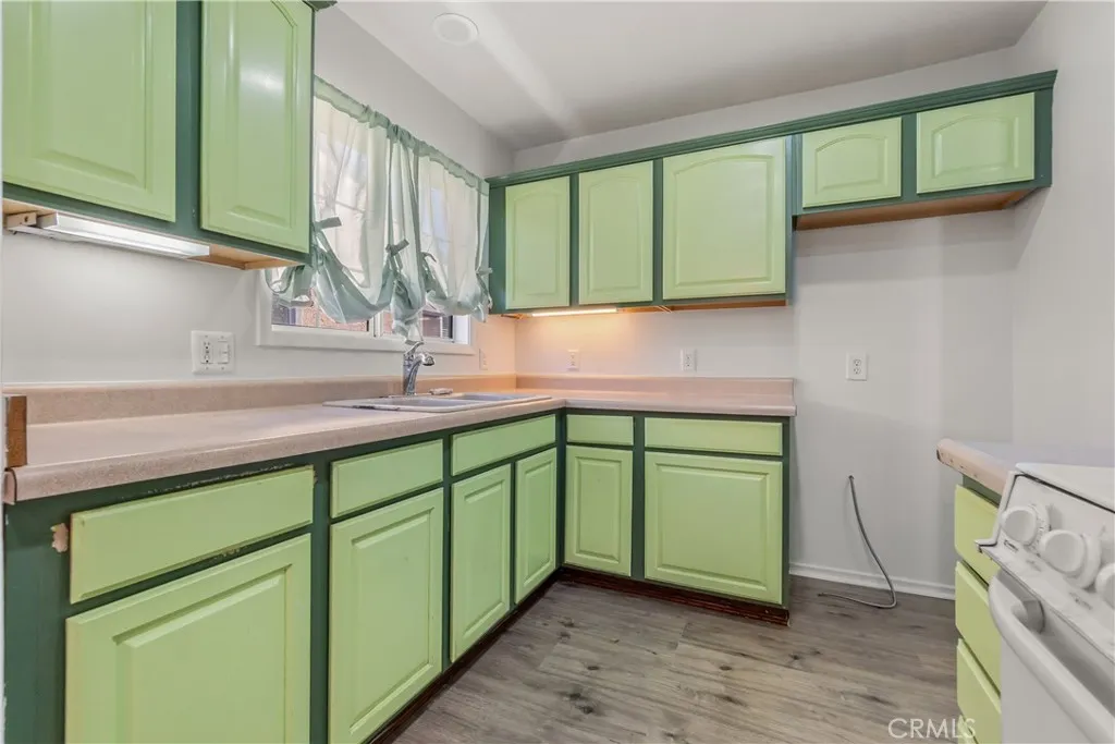 1654 W 216th Street, Torrance, California 90501 home-pic-11