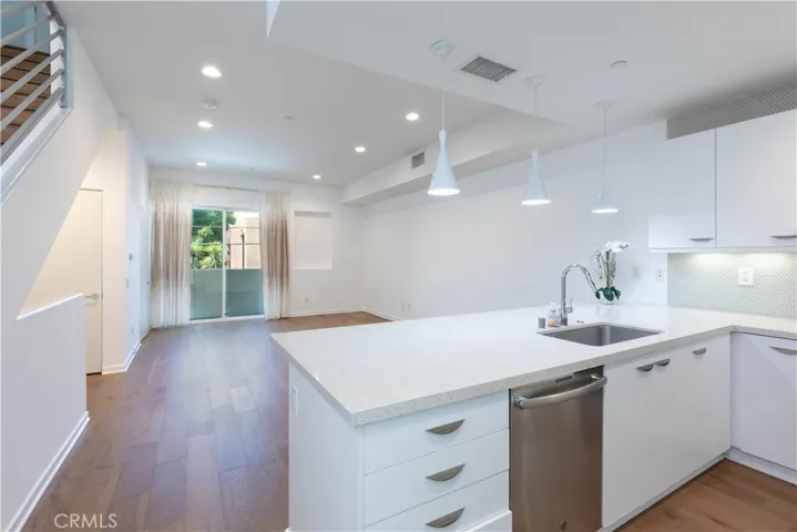 4831 Craner Avenue, North Hollywood, California 91601