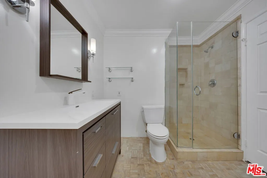 121 S Hope Street 429, Los Angeles, California 90012 home-pic-23