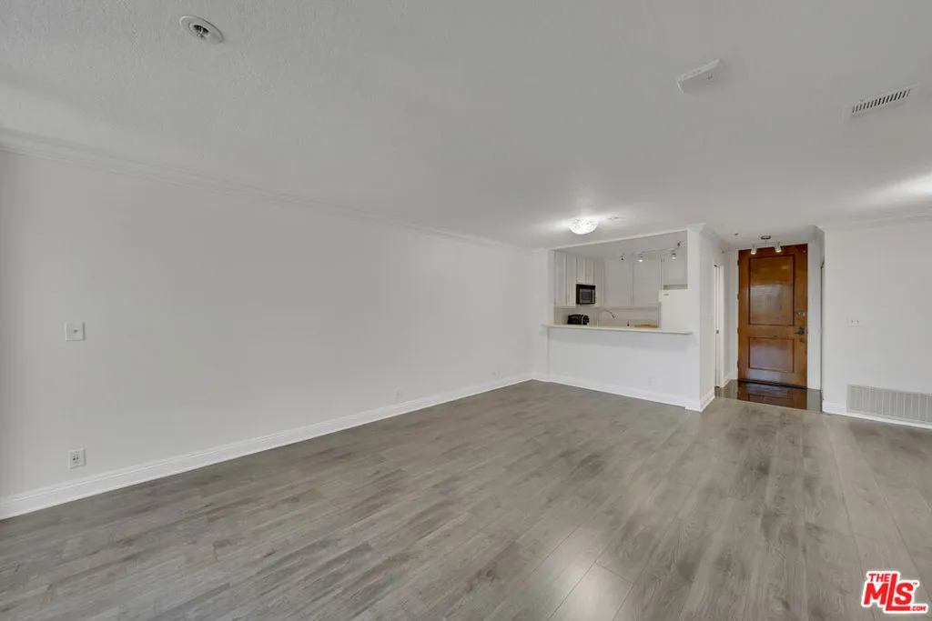 121 S Hope Street 429, Los Angeles, California 90012 home-pic-3