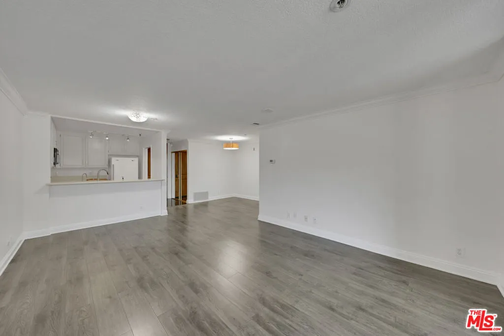 121 S Hope Street 429, Los Angeles, California 90012 home-pic-2