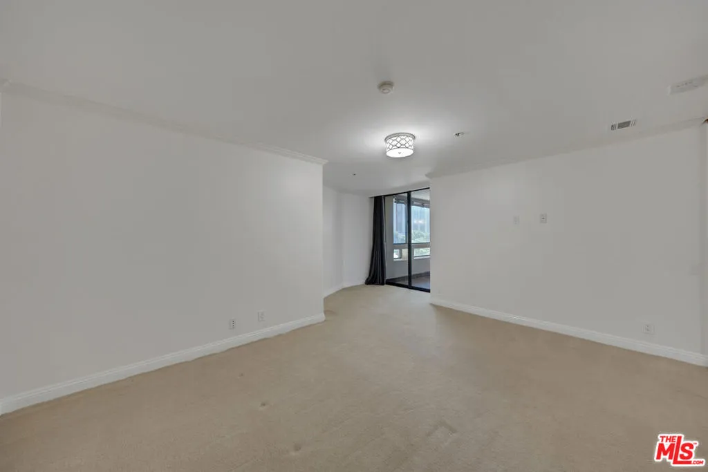 121 S Hope Street 429, Los Angeles, California 90012 home-pic-21