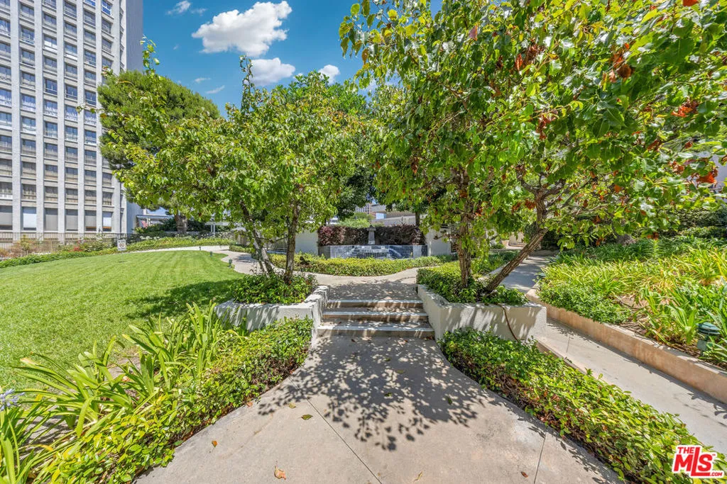 121 S Hope Street 429, Los Angeles, California 90012 home-pic-44