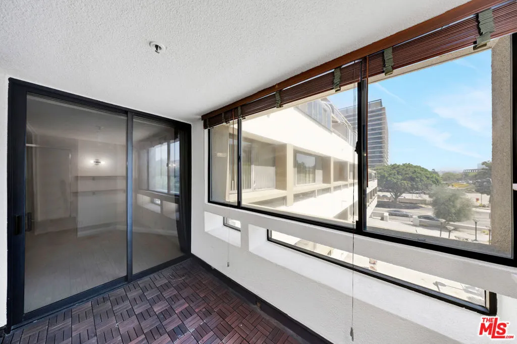 121 S Hope Street 429, Los Angeles, California 90012 home-pic-7
