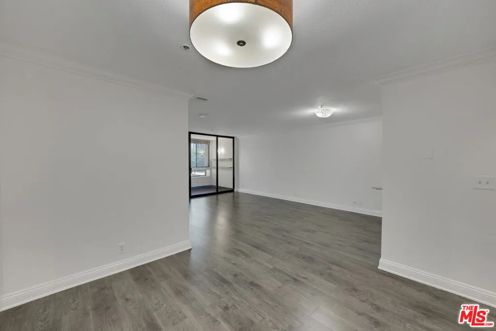 121 S Hope Street 429, Los Angeles, California 90012 home-pic-15
