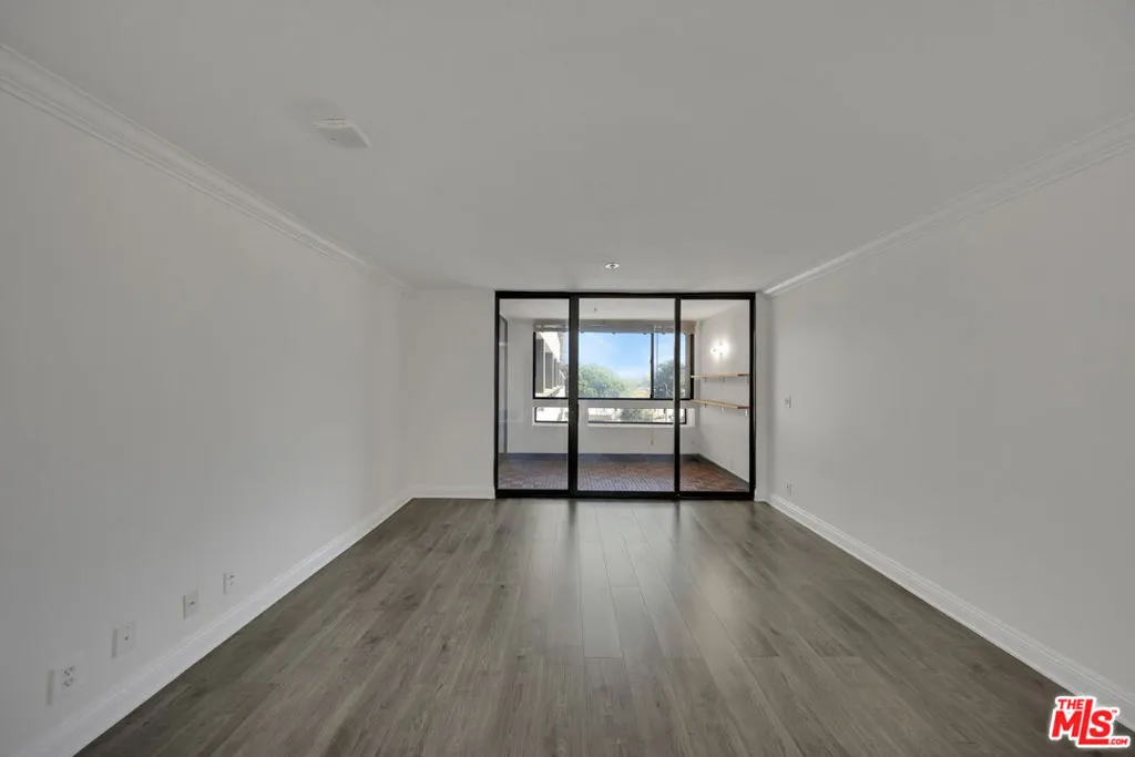121 S Hope Street 429, Los Angeles, California 90012 home-pic-8