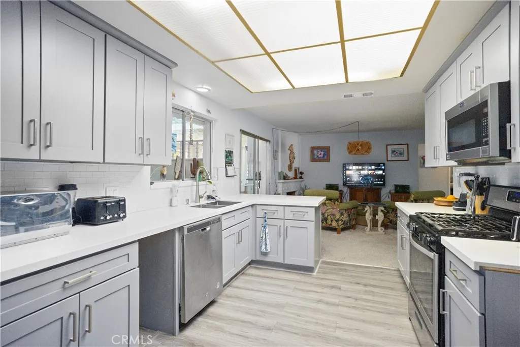 41825 Thornton Avenue, Hemet, California 92544 home-pic-3