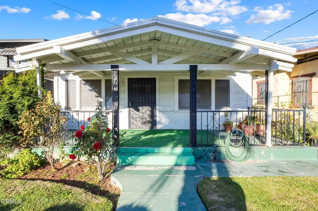 851 N Rampart Boulevard, Los Angeles, California 90026 home-pic-2