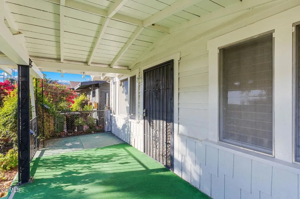 851 N Rampart Boulevard, Los Angeles, California 90026 home-pic-3