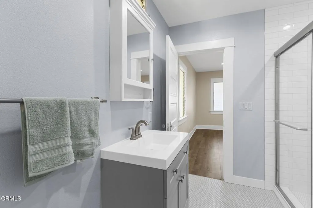 851 N Rampart Boulevard, Los Angeles, California 90026 home-pic-14