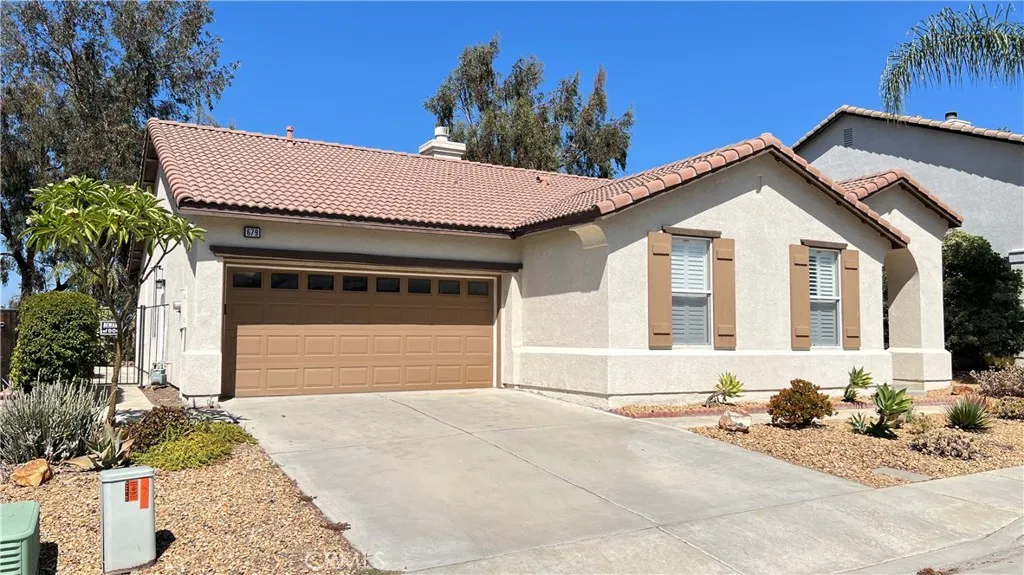 679 Shasta Drive, Corona, California 92881, 3 Bedrooms Bedrooms, ,2 BathroomsBathrooms,Residential Lease,For Rent,Shasta,PW25183006