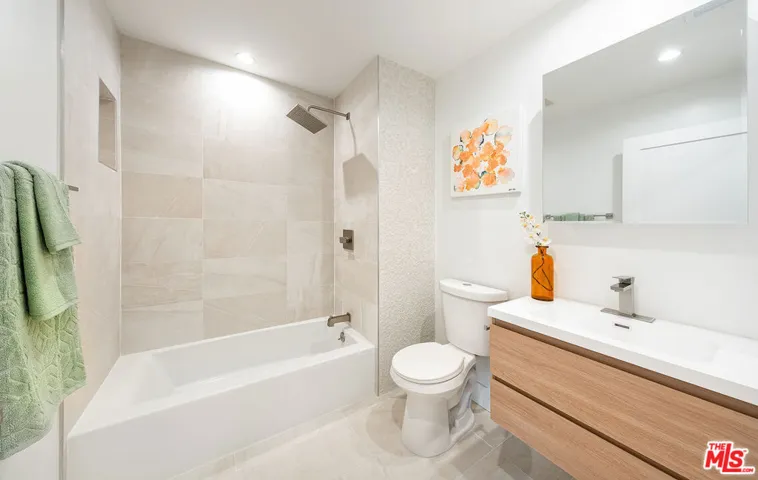 12034 Alberta Drive, Culver City, California 90230