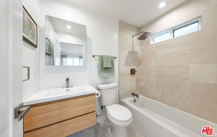 12034 Alberta Drive, Culver City, California 90230