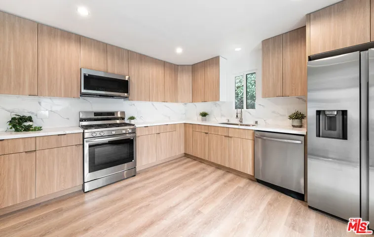 12034 Alberta Drive, Culver City, California 90230