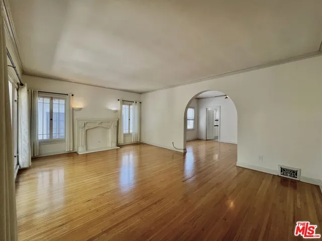 143 N Sycamore Avenue, Los Angeles, California 90036