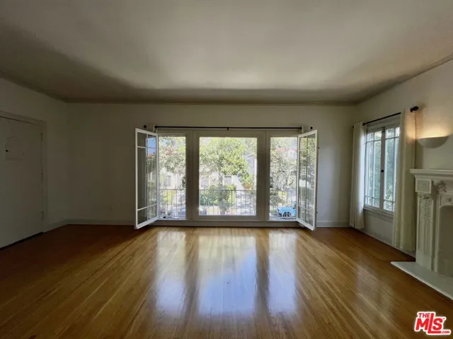 143 N Sycamore Avenue, Los Angeles, California 90036