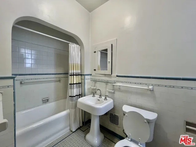 143 N Sycamore Avenue, Los Angeles, California 90036