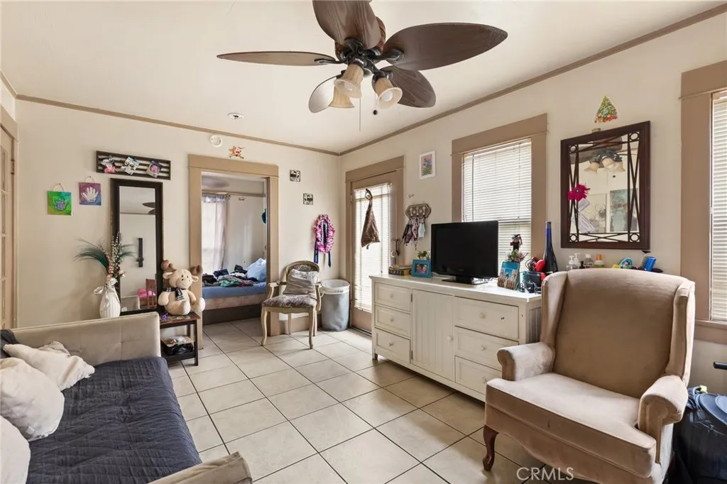 928 S Breed Street, Los Angeles, California 90023 home-pic-11