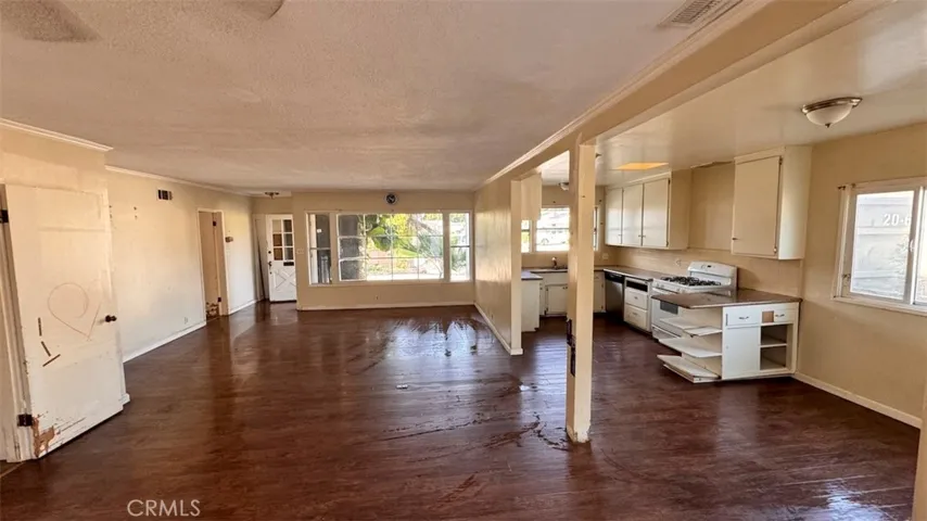 15813 Bonsallo Lane, Gardena, California 90247
