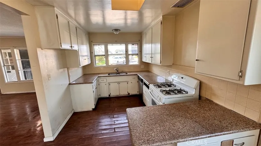 15813 Bonsallo Lane, Gardena, California 90247