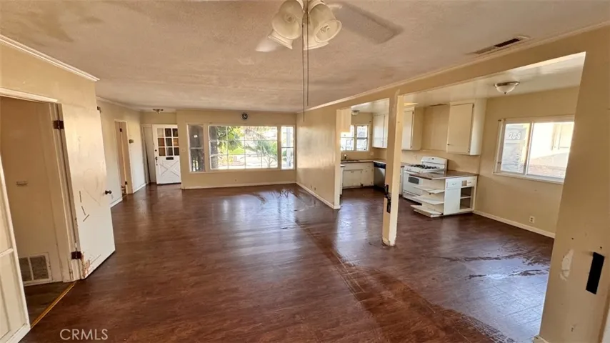 15813 Bonsallo Lane, Gardena, California 90247