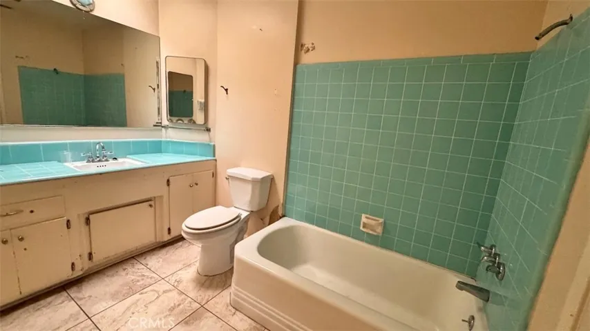 15813 Bonsallo Lane, Gardena, California 90247