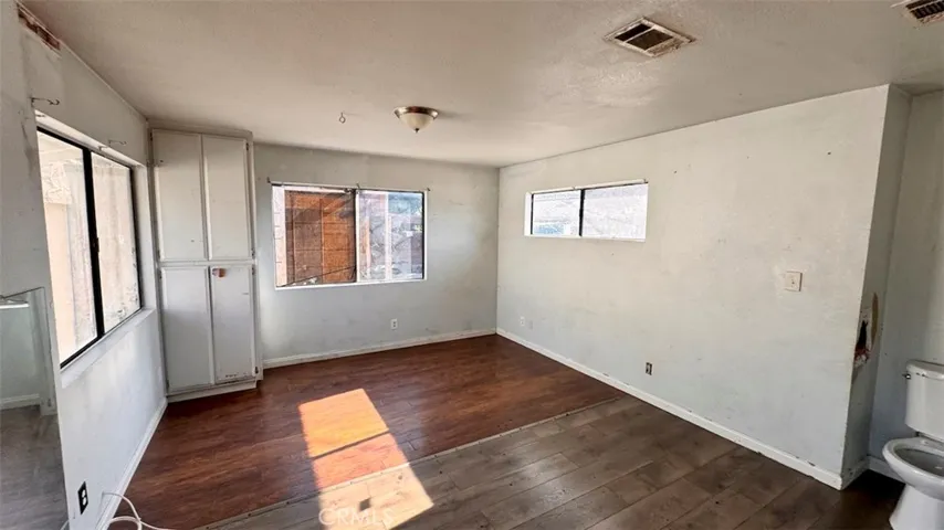 15813 Bonsallo Lane, Gardena, California 90247