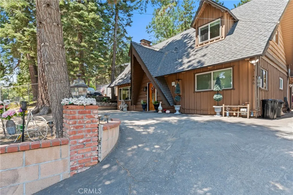 31466 Onacrest Drive, Running Springs, California 92382 home-pic-11