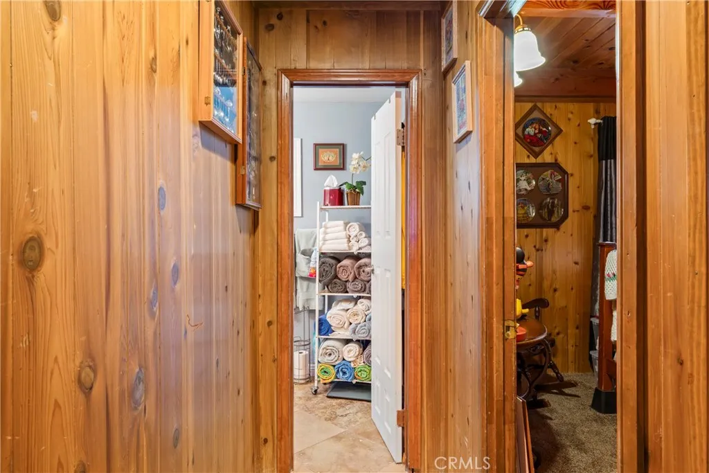 31466 Onacrest Drive, Running Springs, California 92382 home-pic-21
