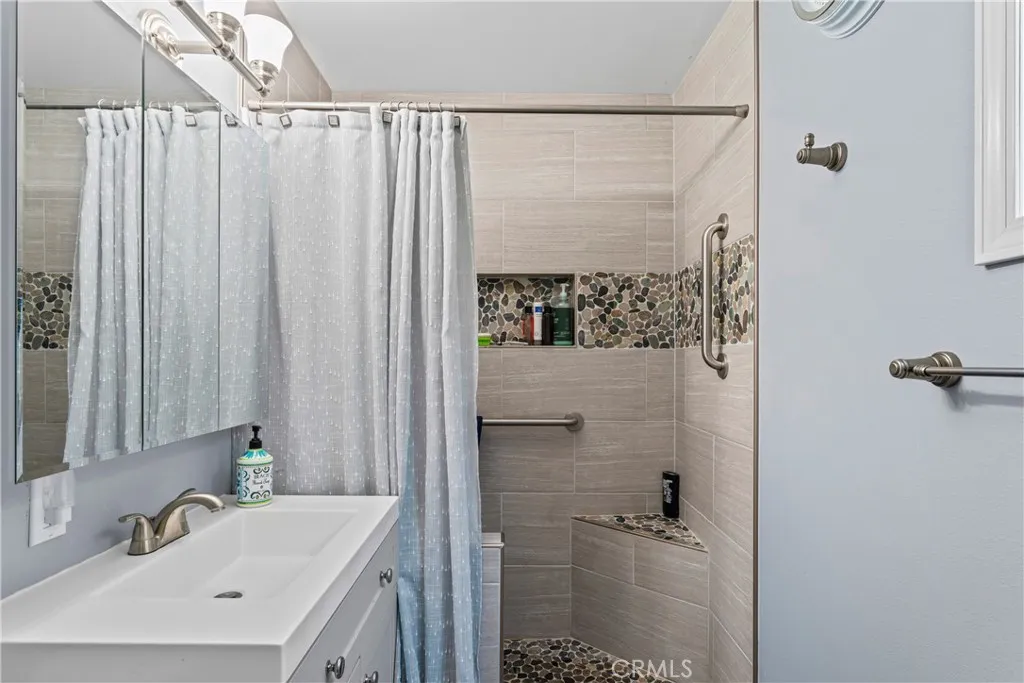 31466 Onacrest Drive, Running Springs, California 92382 home-pic-23
