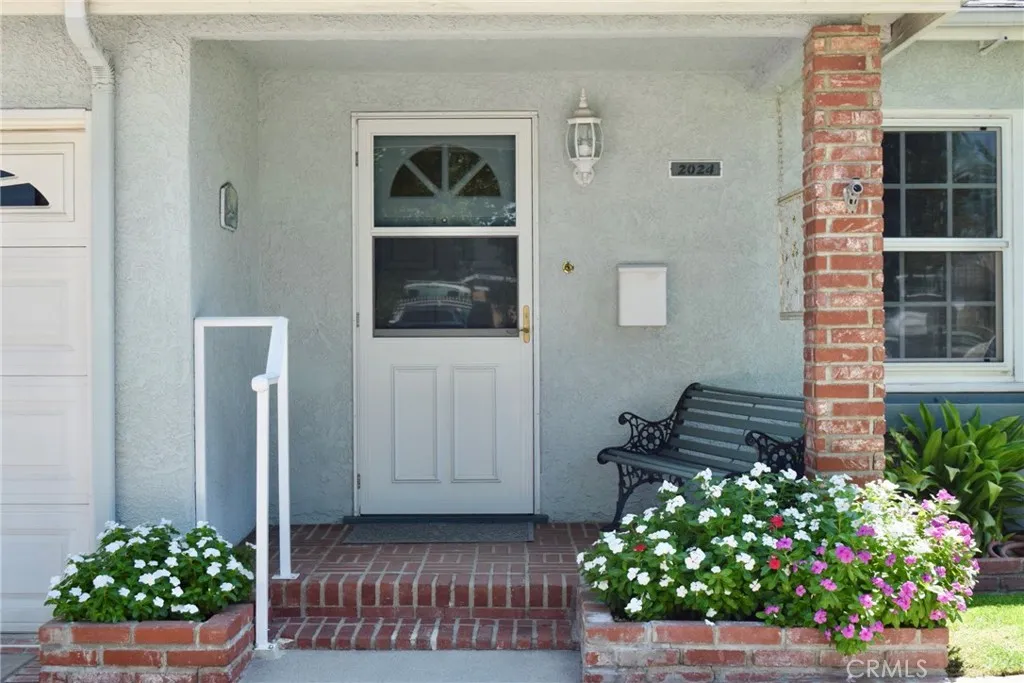 2024 N Kenwood Street, Burbank, California 91505 home-pic-3