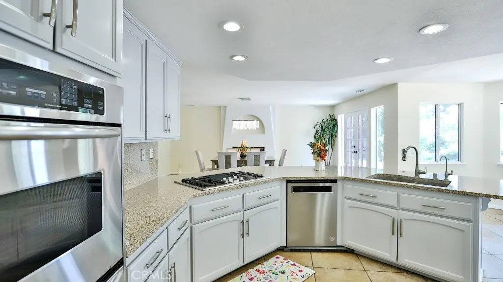 7855 Westpark Drive, Riverside, California 92506 home-pic-12