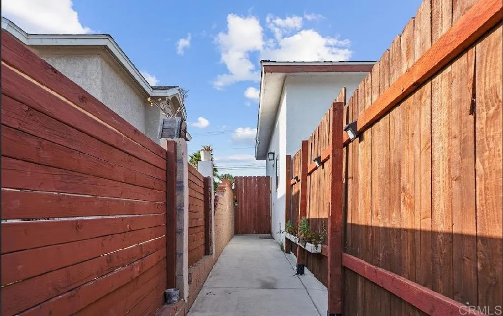 3964 Delta Street, San Diego, California 92113 home-pic-34