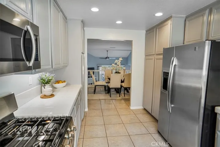 25708 Holiday Circle B, Stevenson Ranch, California 91381